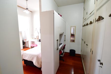 Quarto 3 de apartamento à venda com 4 quartos, 140m² em Centro, Campinas