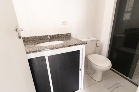 Banheiro da Suíte de apartamento à venda com 3 quartos, 70m² em Novo Mundo, Curitiba