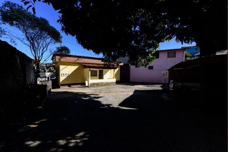 Casa à venda com 480m², 3 quartos e 10 vagas Casa à venda com 480m², 3 quartos e 10 vagasQuintal