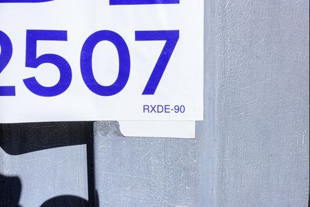 Casa à venda com 480m², 3 quartos e 10 vagas Casa à venda com 480m², 3 quartos e 10 vagasPlaca instalada com o Código RXDE-90