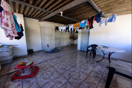 Casa à venda com 480m², 3 quartos e 10 vagas Casa à venda com 480m², 3 quartos e 10 vagasTerraço