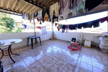 Casa à venda com 480m², 3 quartos e 10 vagas Casa à venda com 480m², 3 quartos e 10 vagasTerraço