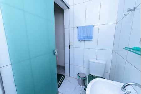 Casa à venda com 480m², 3 quartos e 10 vagas Casa à venda com 480m², 3 quartos e 10 vagasBanheiro da Suíte 1