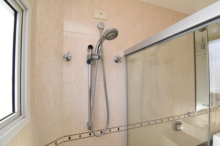 Casa de condomínio para alugar com 190m², 3 quartos e 4 vagasBanheiro 2