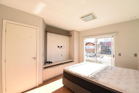 Casa de condomínio para alugar com 190m², 3 quartos e 4 vagasSuíte