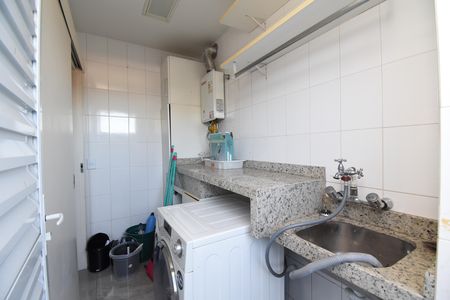 Casa de condomínio para alugar com 190m², 3 quartos e 4 vagasÁrea de Serviço