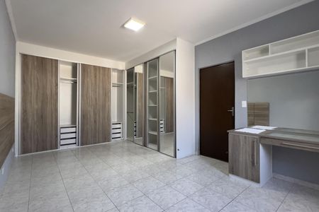 Casa à venda com 140m², 2 quartos e 8 vagasQuarto 2