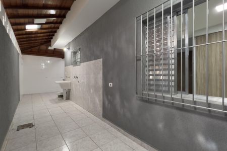 Casa à venda com 140m², 2 quartos e 8 vagasCozinha e Área de Serviço