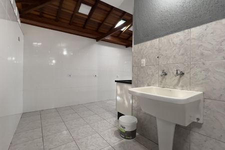 Casa à venda com 140m², 2 quartos e 8 vagasCozinha e Área de Serviço
