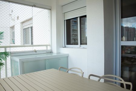Apartamento à venda com 66m², 2 quartos e 1 vaga Apartamento à venda com 66m², 2 quartos e 1 vagaVaranda Gourmet