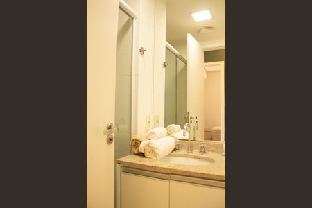 Apartamento à venda com 66m², 2 quartos e 1 vaga Apartamento à venda com 66m², 2 quartos e 1 vagaBanheiro