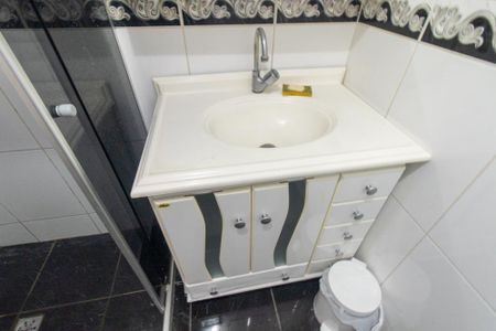 Casa para alugar com 145m², 3 quartos e 2 vagas Casa para alugar com 145m², 3 quartos e 2 vagasBanheiro Social