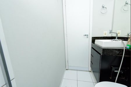 Banheiro de apartamento para alugar com 2 quartos, 48m² em Santa Maria, Contagem