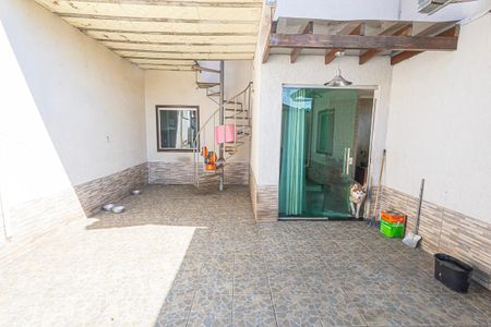 Casa à venda com 130m², 4 quartos e 1 vaga Casa à venda com 130m², 4 quartos e 1 vagagaragem