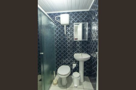 Banheiro Social de casa para alugar com 1 quarto, 35m² em Hauer, Curitiba