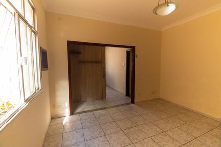 Apartamento para alugar com 80m², 3 quartos e sem vaga Apartamento para alugar com 80m², 3 quartos e sem vagaSala