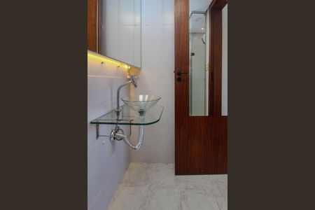 Banheiro da Suíte de apartamento para alugar com 1 quarto, 40m² em Jardim Botânico, Porto Alegre