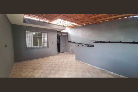 Casa para alugar com 101m², 2 quartos e 3 vagas Casa para alugar com 101m², 2 quartos e 3 vagasQuintal