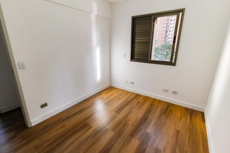 Quarto 1 de apartamento para alugar com 2 quartos, 70m² em Chácara Agrindus, Taboão da Serra