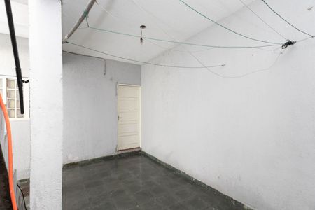 Casa para alugar com 40m², 1 quarto e sem vaga Casa para alugar com 40m², 1 quarto e sem vagaQuintal / Tanque