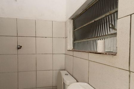 Banheiro  de casa para alugar com 1 quarto, 40m² em Jardim Daysy, São Paulo