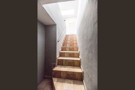 Escada de apartamento para alugar com 2 quartos, 200m² em Centro, Barueri