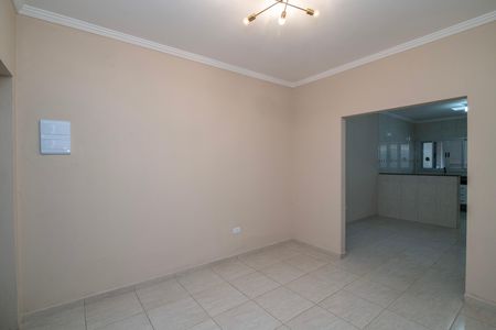 Casa para alugar com 92m², 2 quartos e 2 vagas Casa para alugar com 92m², 2 quartos e 2 vagasSala