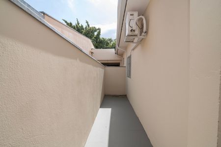 Casa para alugar com 92m², 2 quartos e 2 vagas Casa para alugar com 92m², 2 quartos e 2 vagasCorredor Lateral