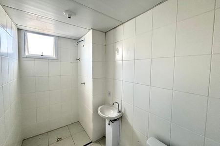 Banheiro social de apartamento para alugar com 2 quartos, 50m² em Jardim Lourdes, Ferraz de Vasconcelos