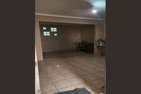 Casa à venda com 3 quartos, 250m² em Vila Ramos, São Paulo