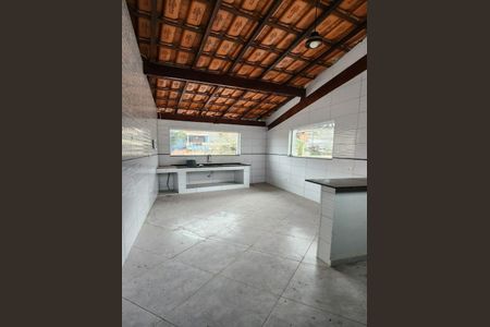 Casa à venda com 3 quartos, 250m² em Vila Ramos, São Paulo