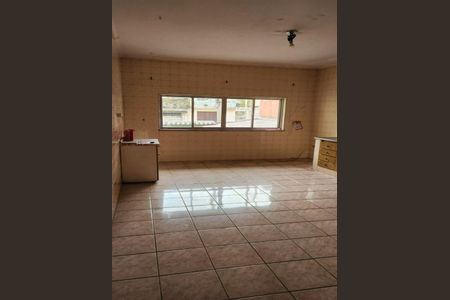 Casa à venda com 3 quartos, 250m² em Vila Ramos, São Paulo