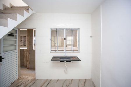 Cozinha de apartamento para alugar com 1 quarto, 34m² em Cidade Júlia, São Paulo