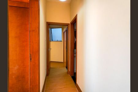 Corredor de apartamento para alugar com 2 quartos, 84m² em Alto da Boa Vista, Rio de Janeiro