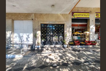 Apartamento para alugar com 84m², 2 quartos e sem vaga Apartamento para alugar com 84m², 2 quartos e sem vagaFachada e portaria