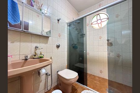 Casa à venda com 244m², 4 quartos e 4 vagas