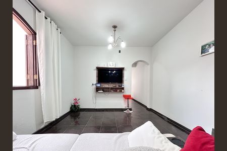 Casa à venda com 244m², 4 quartos e 4 vagas