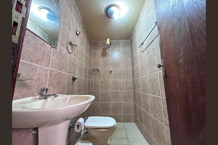 Casa à venda com 244m², 4 quartos e 4 vagas