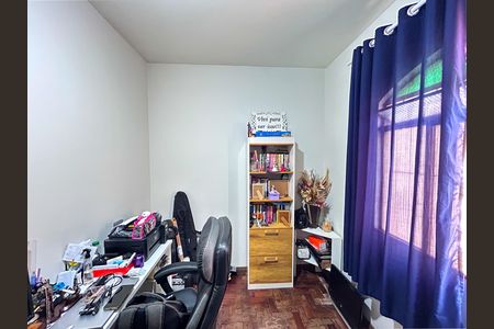 Casa à venda com 244m², 4 quartos e 4 vagas
