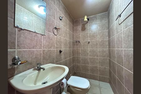 Casa à venda com 244m², 4 quartos e 4 vagas