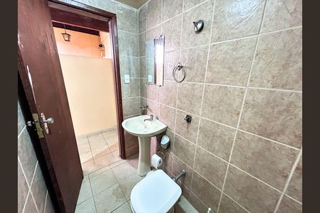 Casa à venda com 244m², 4 quartos e 4 vagas