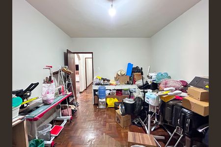Casa à venda com 244m², 4 quartos e 4 vagas