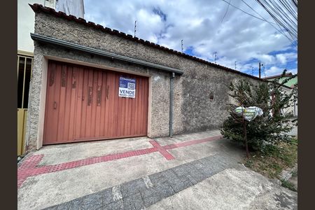 Casa à venda com 244m², 4 quartos e 4 vagas
