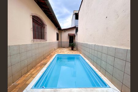 Casa à venda com 244m², 4 quartos e 4 vagas