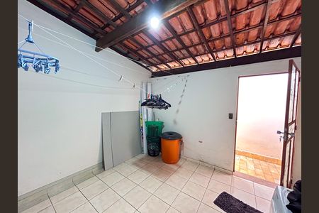 Casa à venda com 244m², 4 quartos e 4 vagas