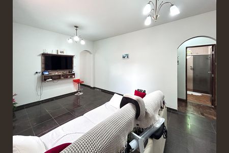 Casa à venda com 244m², 4 quartos e 4 vagas