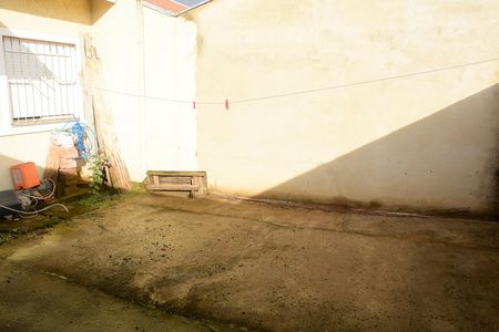 Área Fundos de casa para alugar com 2 quartos, 52m² em Jardim Betânia, Cachoeirinha