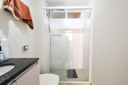 Apartamento à venda com 90m², 3 quartos e 1 vaga Apartamento à venda com 90m², 3 quartos e 1 vagaBanheiro da suíte
