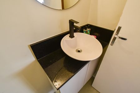 Apartamento à venda com 90m², 3 quartos e 1 vaga Apartamento à venda com 90m², 3 quartos e 1 vagaBanheiro social