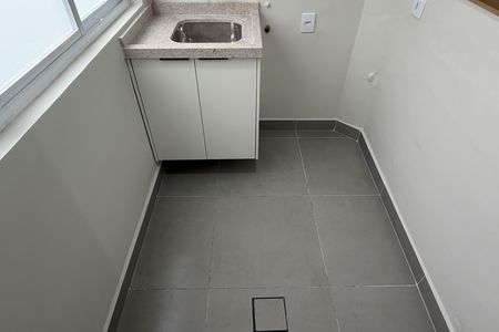 Cozinha e Área de Serviço de apartamento para alugar com 3 quartos, 89m² em Ponta da Praia, Santos